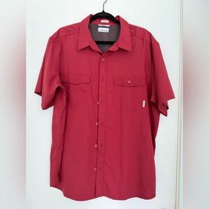 Columbia Men’s Red Short Sleeve Button Down Shirt Large Outdoor
